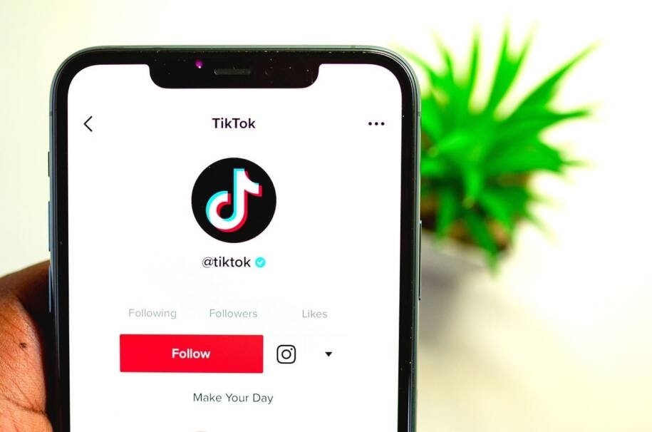 Associação Médica Britânica alerta sobre conteúdo médico falso no TikTok