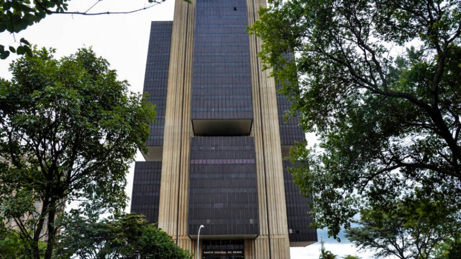 Banco Central revela que inadimplência atinge 4,7% e endividamento persiste