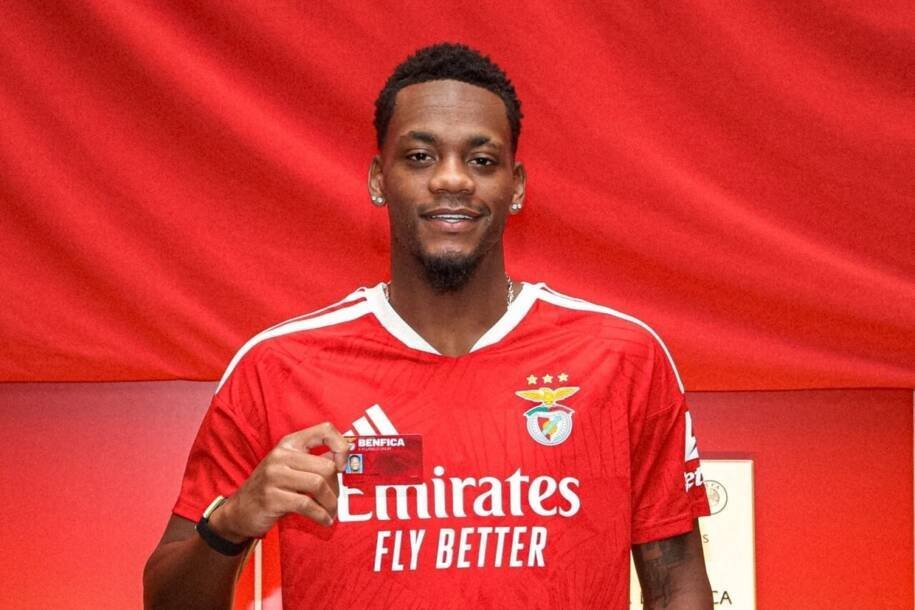 Benfica contrata Jhon Durán em empréstimo após passagem pelo Al Nassr