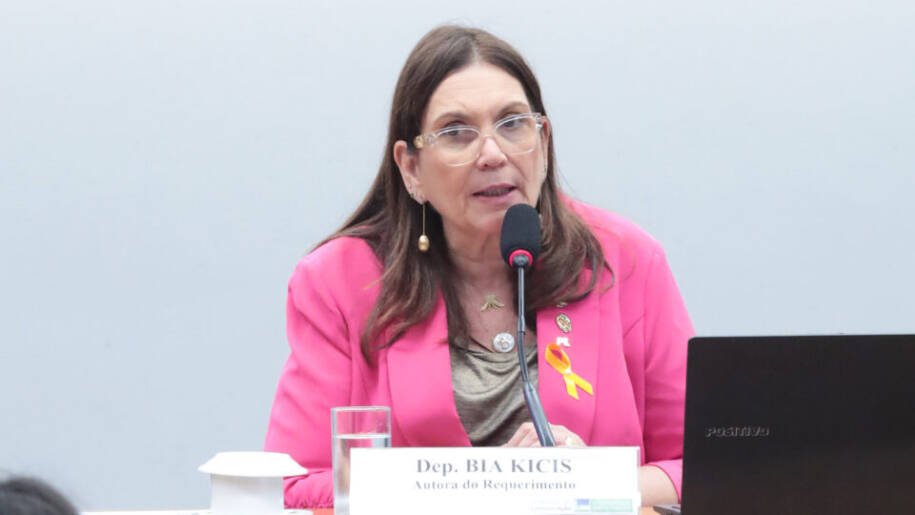 Bia Kicis defende Michelle Bolsonaro como única opção ao Senado no DF