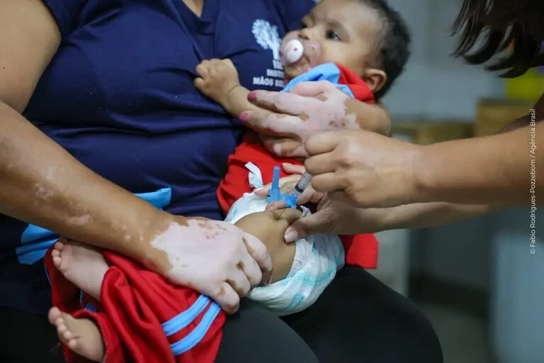 Brasil reduz drástica e historicamente crianças zero-dose em vacinação infantil