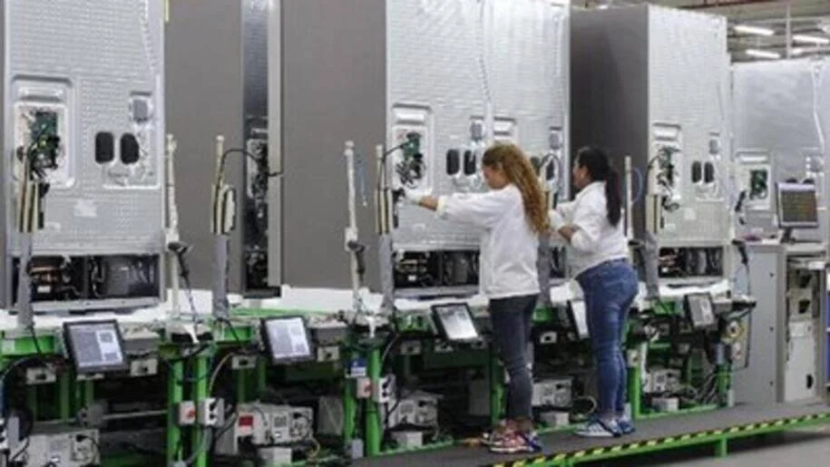 Brasil registra queda de 25% na criação de empregos e pior semestre desde 2020