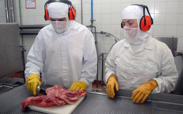 Brasil registra superávit de US$ 44,63 bilhões e exportações crescem 11,8%