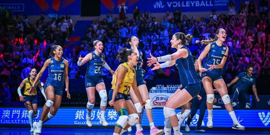 Brasil vence Itália de virada e enfrenta Turquia na final da Liga das Nações