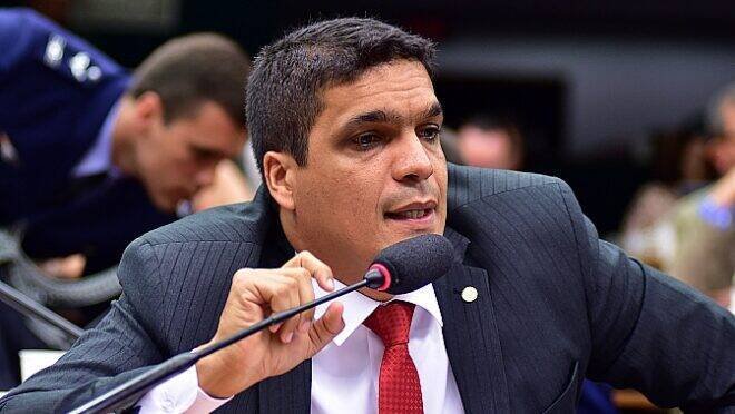Cabo Daciolo questiona identidade de Lula e gera polêmica em podcast