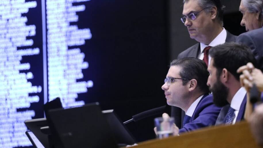Câmara dos Deputados aprova pacote de R$ 1,1 bilhão de Lula para emergências