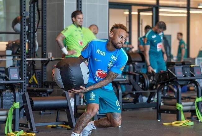 Carlo Ancelotti decide não escalar Neymar e gera polêmica na seleção brasileira