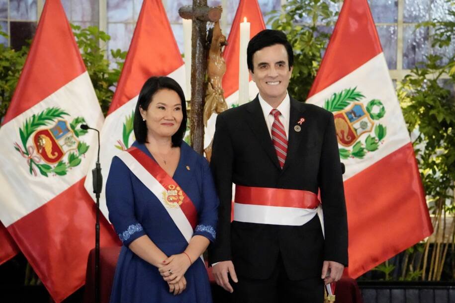 Carlos Espá assume Relações Exteriores e promete estreitar laços com EUA após posse de Fujimori