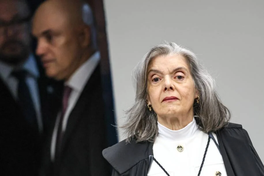 Cármen Lúcia defende democracia e urnas eletrônicas após governo negar vistos dos EUA