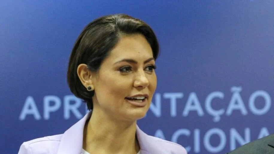 Celina Leão faz aceno a Michelle Bolsonaro para o Senado em Ceilândia