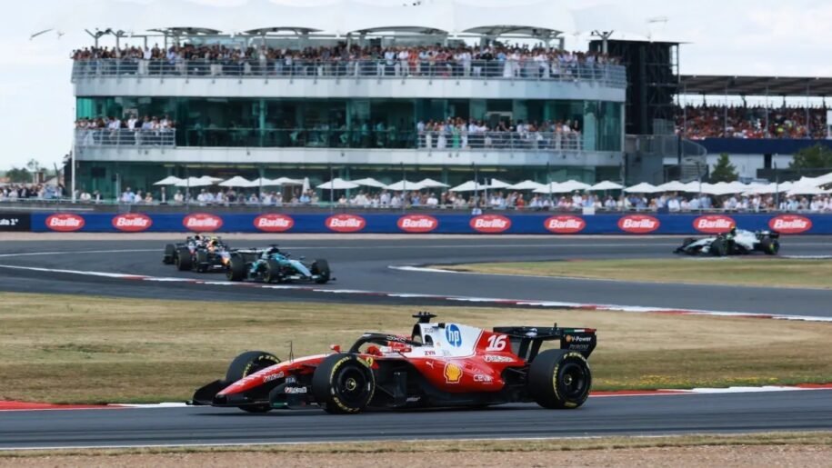 Charles Leclerc conquista vitória após 1 ano e 8 meses em GP da Grã-Bretanha