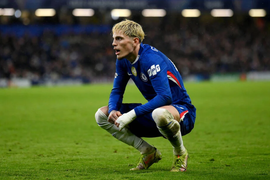 Chelsea confirma empréstimo de Alejandro Garnacho ao Aston Villa com cláusula de compra