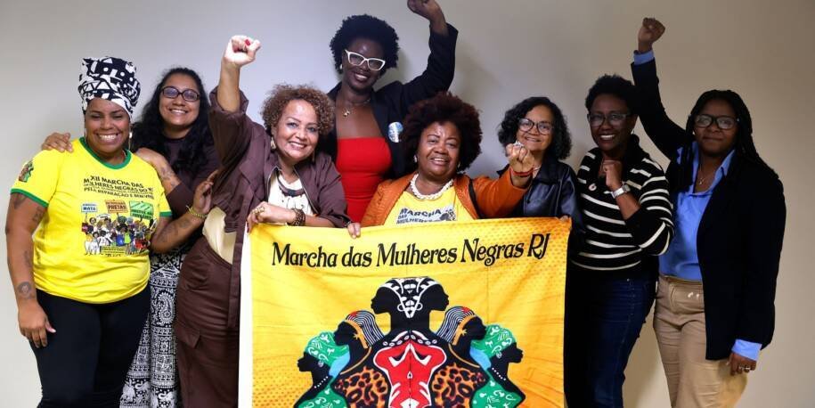 Clatia Vieira lidera 12ª Marcha das Mulheres Negras no Rio contra o racismo