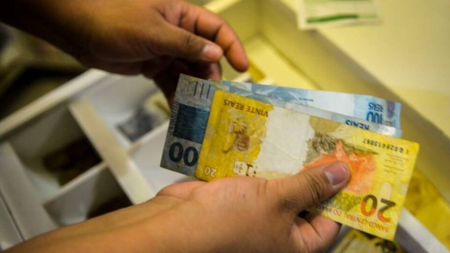 CNC revela que 81,6% das famílias estão endividadas e 29,9% inadimplentes