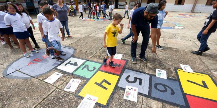 Copa do Mundo Feminina em 2027 muda férias escolares e feriados no Brasil