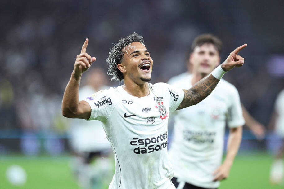 Corinthians domina Remo, vence por 3 a 0 e sobe no Brasileirão sob comando de Diniz