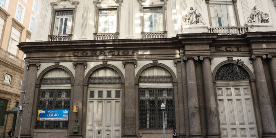 Correios leiloam antiga sede no Rio por R$ 53,6 milhões; futuro incerto