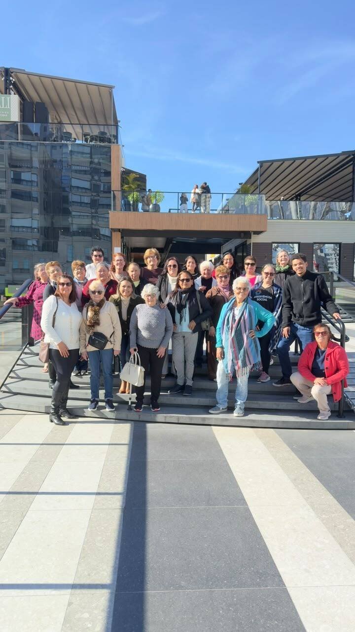 CRAS I fortalece vínculos em visita ao Píer Oporto com idosas de Itapema