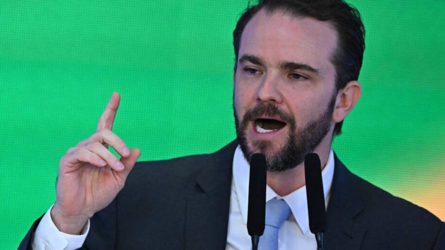 Dario Durigan alerta que governo pode acionar STF contra PEC de aposentadoria especial