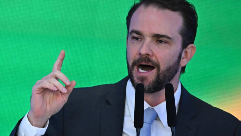 Dario Durigan alerta que governo pode acionar STF contra PEC de aposentadoria especial