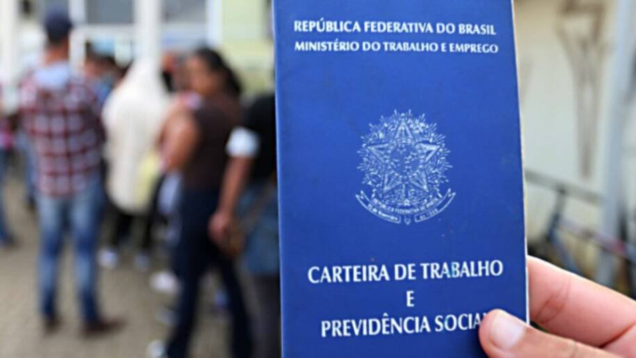 Datafolha revela que 40% dos brasileiros culpam pobreza à preguiça; crise cresce