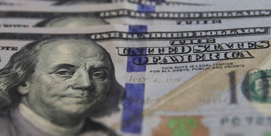 Dólar atinge menor valor desde junho enquanto Ibovespa avança com alta do petróleo