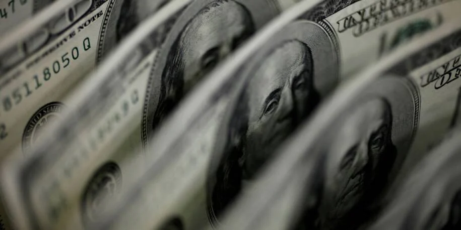 Dólar sobe para R$ 5,11 e Ibovespa cai, enquanto conflito EUA x Irã se intensifica