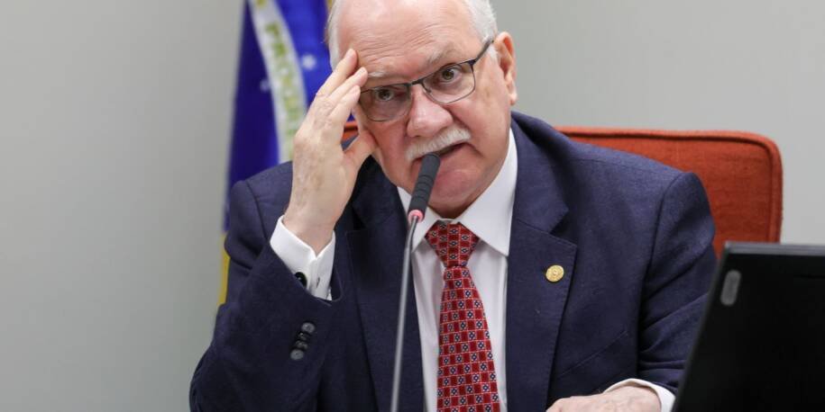 Edson Fachin defende STF e critica tarifaço dos EUA em meio a tensões
