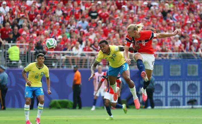 Eliminação do Brasil na Copa gera descrença e reflexão sobre frustrações