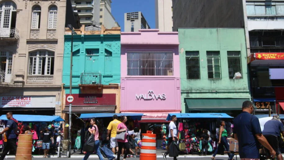 Empresários enfrentam crise enquanto e-commerce brasileiro fatura R$ 235 bilhões