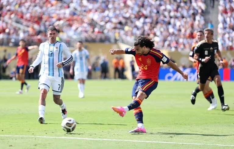 Espanha conquista bicampeonato e estabelece recorde de 38 jogos invicta