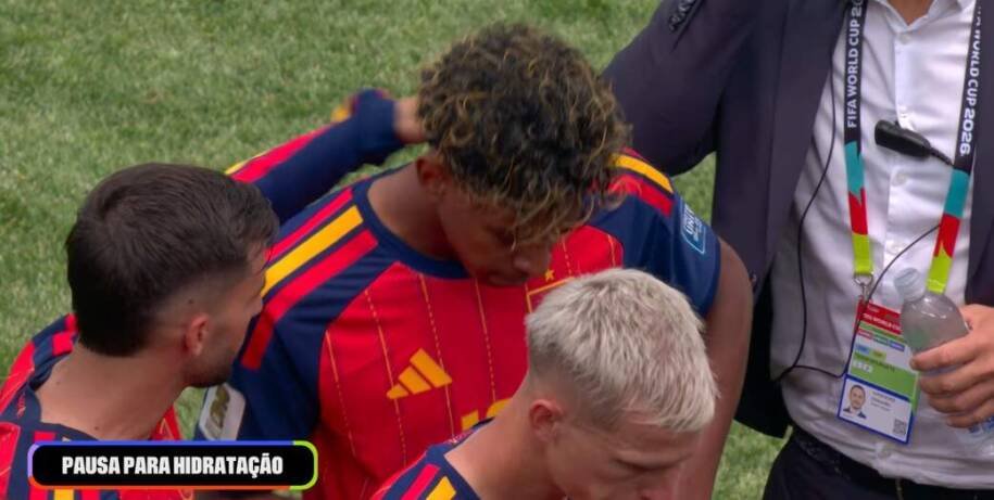 Espanha vence Áustria por 3 a 0 e encerra jejum em mata-mata da Copa