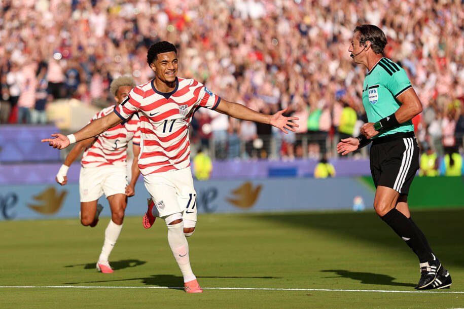 Estados Unidos vencem Bósnia e se preparam para duelo decisivo contra a Bélgica
