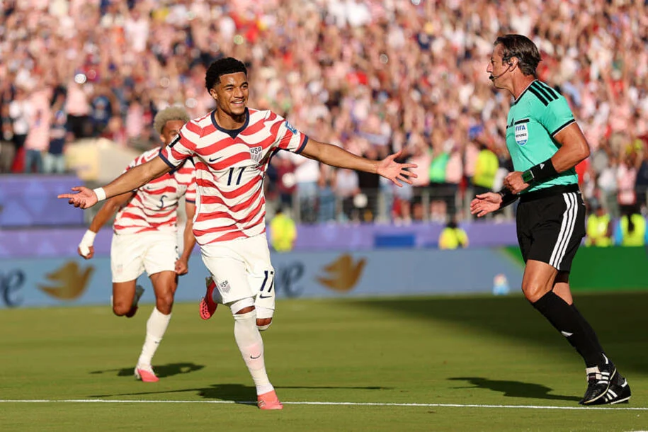 Estados Unidos vencem Bósnia e se preparam para duelo decisivo contra a Bélgica