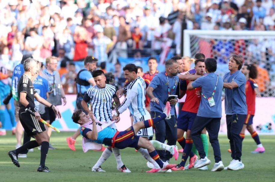 Fifa abre processos disciplinares contra Gavi, Paredes e AFA após final tensa