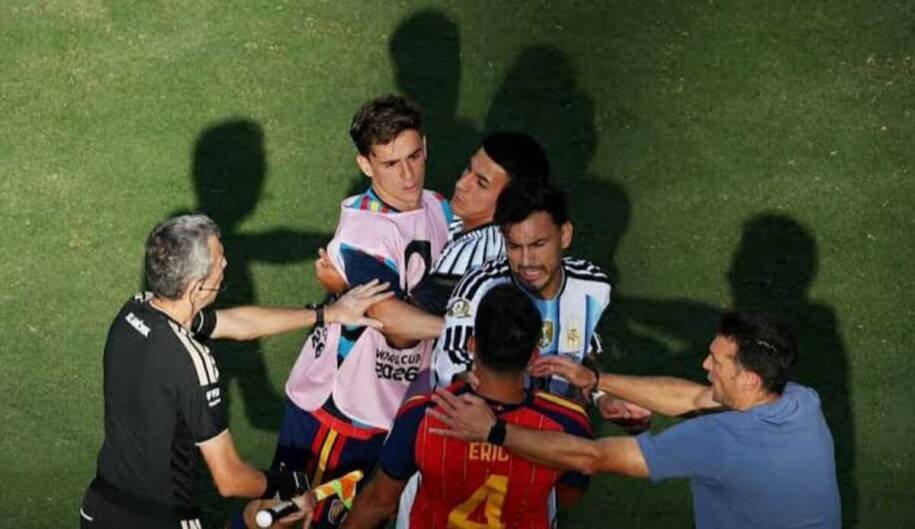 Fifa investiga Argentina por incidentes graves após derrota para a Espanha
