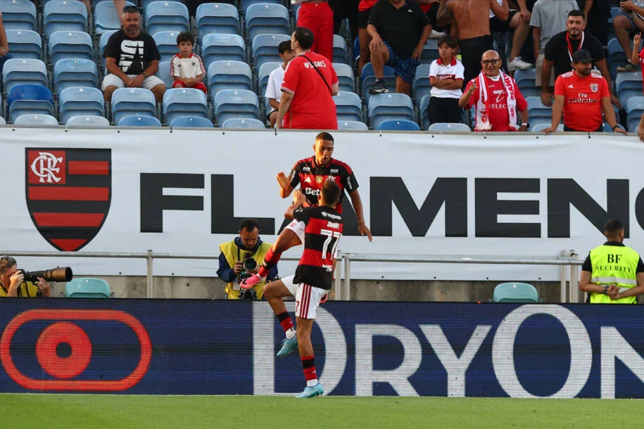 Flamengo supera Benfica e conquista Torneio do Algarve pela primeira vez