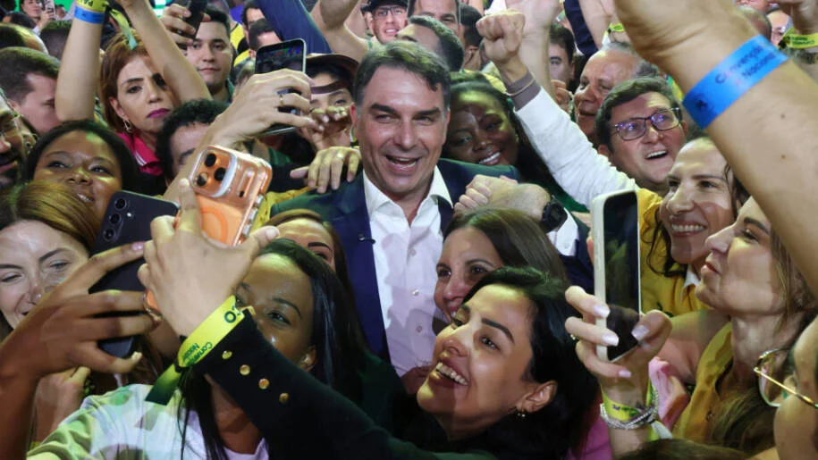 Flávio Bolsonaro arrecada R$ 24 mil em vaquinha virtual e gera expectativa