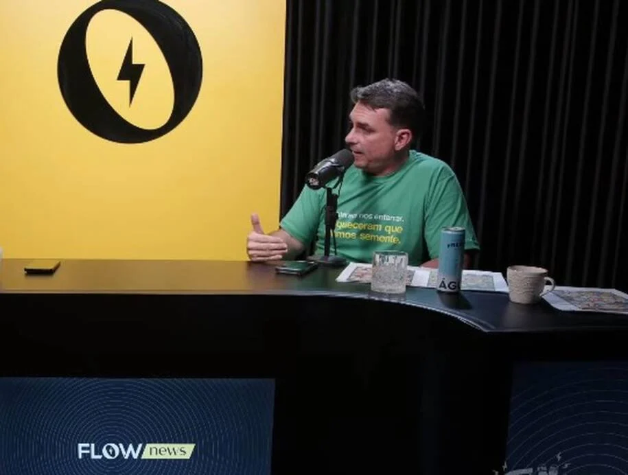 Flávio Bolsonaro critica decisão de Dino e defende Valdemar Costa Neto contra bloqueio