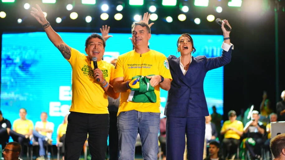 Flávio Bolsonaro enfrenta desafios em Minas e crises internas no PL