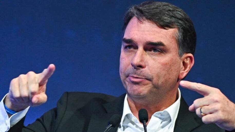 Flávio Bolsonaro propõe AFTA e critica governo Lula durante audiência nos EUA