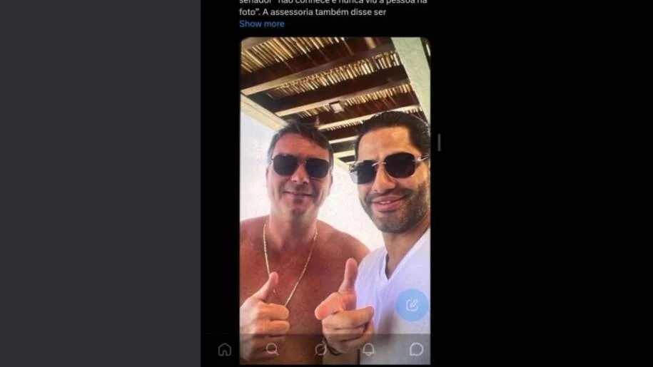 Flávio Bolsonaro questiona autenticidade de foto com capanga de Vorcaro após morte