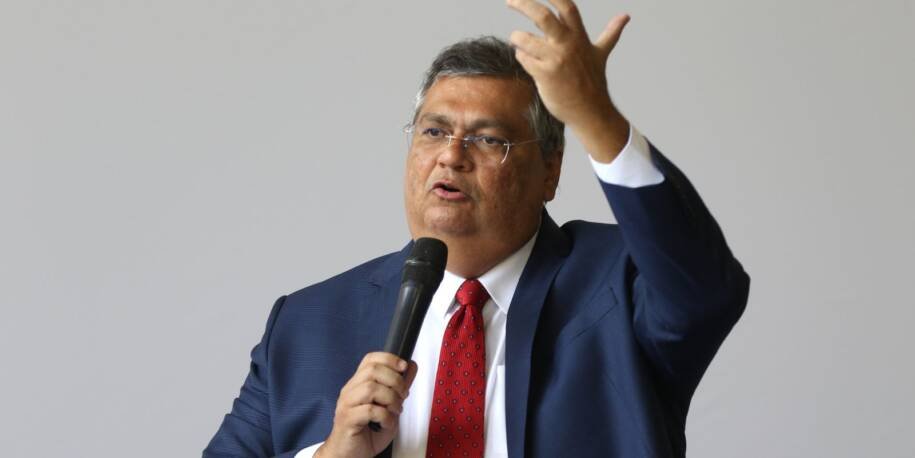 Flávio Dino bloqueia R$ 119 milhões de Valdemar Costa Neto em investigação