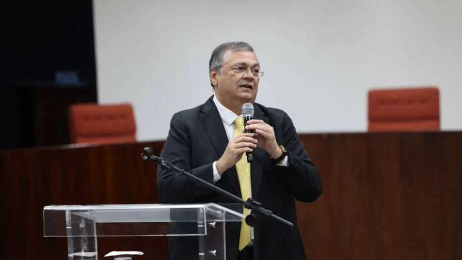 Flávio Dino exige projeções financeiras da CVM após escândalos de fraudes