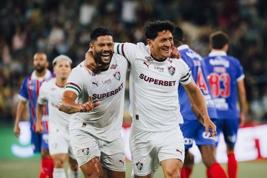 Fluminense vence Bahia com gols de Hulk e Cano em amistoso no Maracanã