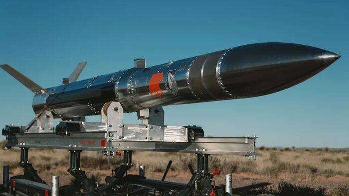 Força Aérea dos EUA lança programa para míssil ar-ar com alcance de 1.850 km