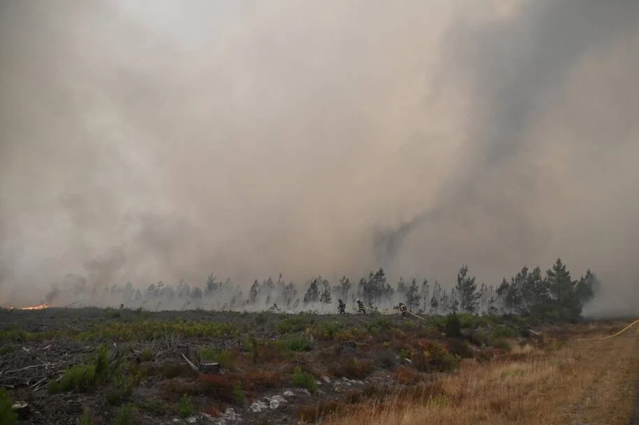 França e Espanha evacuam mais de 250 mil pessoas devido a incêndios devastadores
