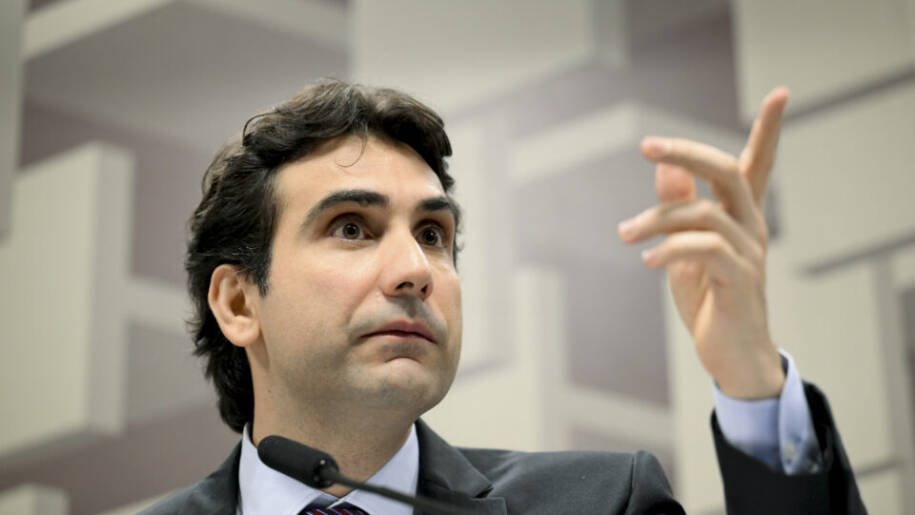Gabriel Galípolo alerta que BC manterá Selic alta para combater inflação em 2026