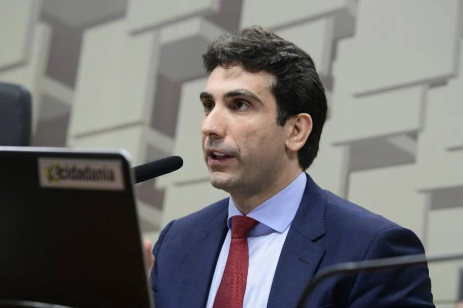 Gabriel Galípolo defende o Pix como alvo de críticas dos EUA para tarifas