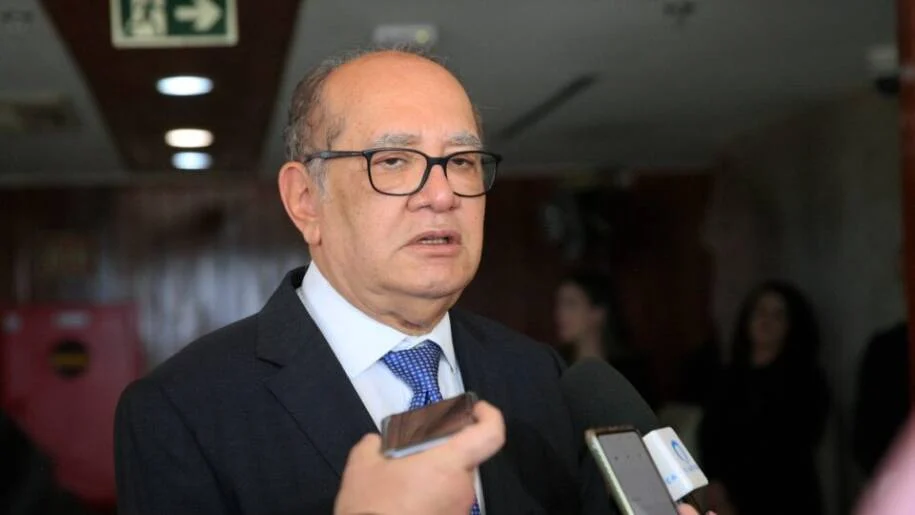 Gilmar Mendes critica Flávio Bolsonaro por declarações sobre urnas eletrônicas